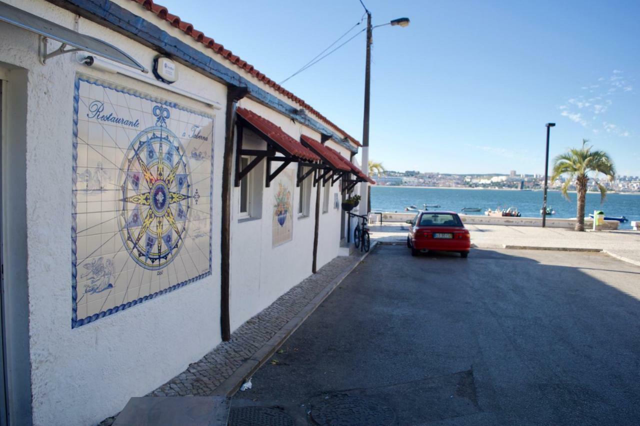 فيلا Fisherman'S House - A Boat Ride From Lisbon Trafaria المظهر الخارجي الصورة