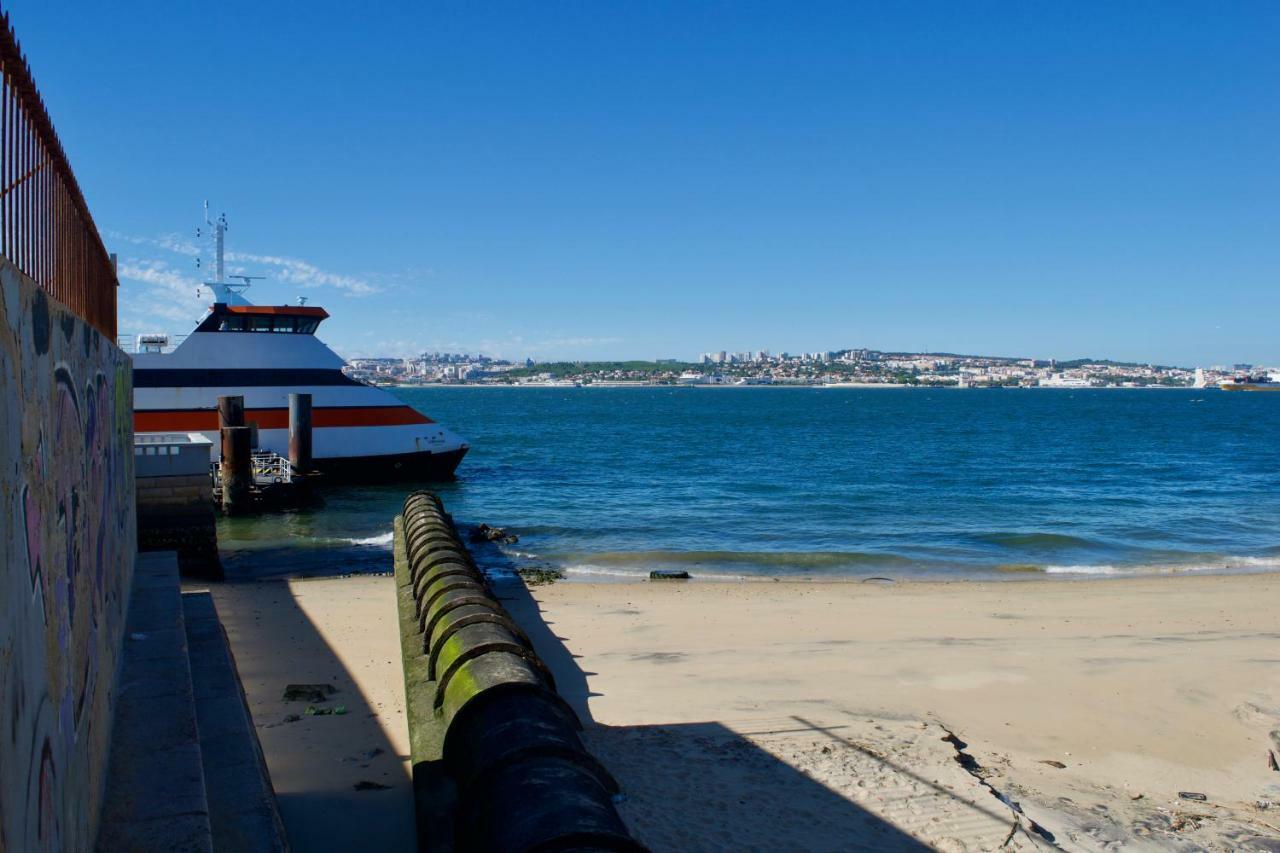 فيلا Fisherman'S House - A Boat Ride From Lisbon Trafaria المظهر الخارجي الصورة